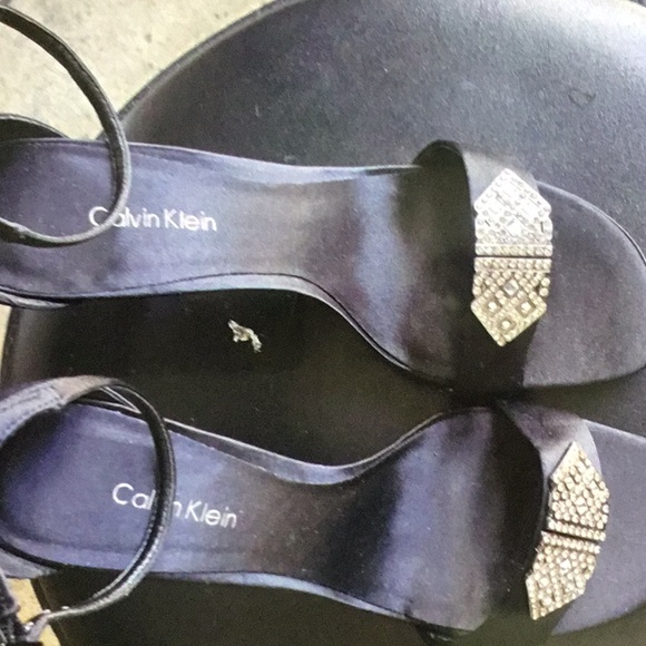 Heels - Picture 3 of 9